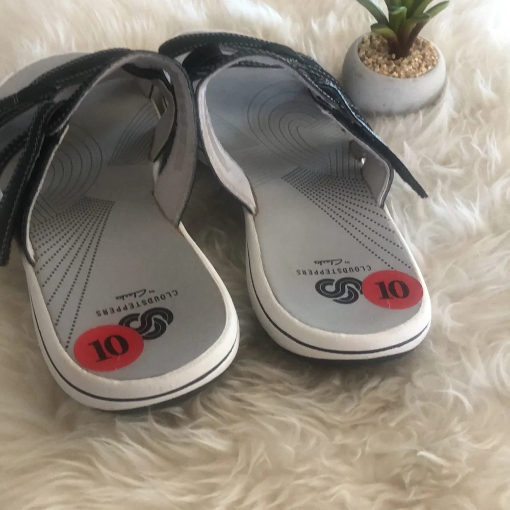 CLOUDSTEPPERS Sandals Black w/White Topstitching Cushy 1.5” Heel EUC - Picture 4 of 7